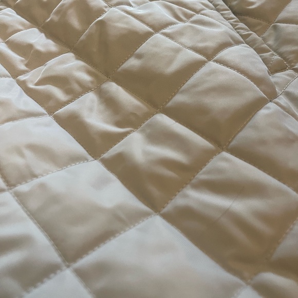 Evy’s Tree The Sydney Quilted 3/4 Length Silver Coat - Picture 3 of 7